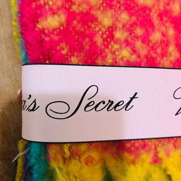 SOLD - Victoria Secret Color Block Scarf NWT - Picture 8 of 8